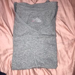 UA loose tee